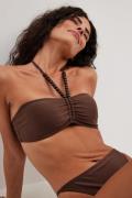 NA-KD Swimwear Bikinitopp med halterneck og detaljer med treperler - B...