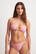 NA-KD Swimwear Bikinitruse med stropper - Pink