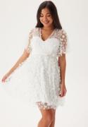 Bubbleroom Occasion 3D Floral V-neck Dress White 32