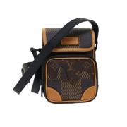 Pre-owned Brunt lerret Louis Vuitton Messenger