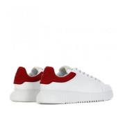 Hvite Skinn Sneakers med Rød Gummibak og Ørn Logo - Størrelse 46