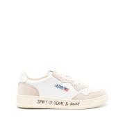 Hvite Sneakers med Brodert Logo