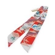 Pre-owned Silk scarves