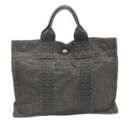 Pre-owned Fabric totes