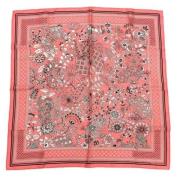 Pre-owned Silk scarves