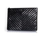 Pre-owned Leather clutches