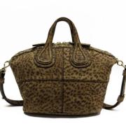 Pre-owned Suede handbags