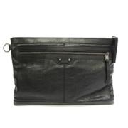 Pre-owned Leather clutches