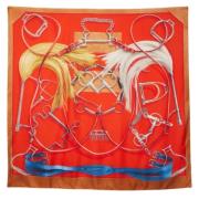 Pre-owned Silk scarves