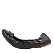 Pre-owned Leather flats