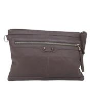 Pre-owned Leather clutches