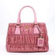 Pre-owned Leather handbags