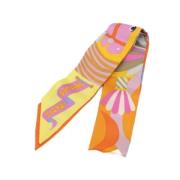 Pre-owned Silk scarves