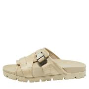 Pre-owned Canvas sandals