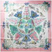 Pre-owned Silk scarves