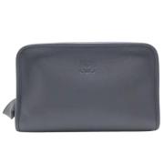 Pre-owned Leather clutches