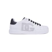 Hvite Skinn Sneakers med Perforert Logo