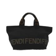 Pre-owned Fabric handbags