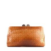 Pre-owned Leather clutches