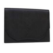 Pre-owned Leather clutches