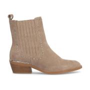 Flat nagle bootie