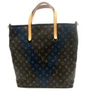 Pre-owned Fabric handbags