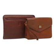 Pre-owned Leather clutches