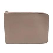 Pre-owned Leather clutches