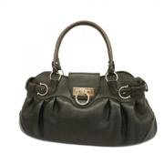 Pre-owned Leather handbags