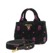 Pre-owned Fabric handbags