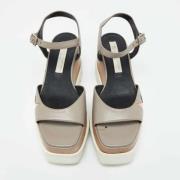 Pre-owned Leather sandals