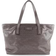 Pre-owned Fabric handbags