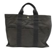 Pre-owned Canvas handbags