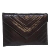 Pre-owned Leather clutches