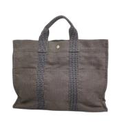 Pre-owned Canvas handbags