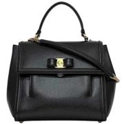 Pre-owned Leather handbags