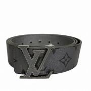 Pre-owned Leather belts