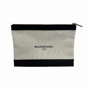 Pre-owned Canvas clutches