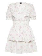 Smock Frill Dress Kort Kjole White Gina Tricot