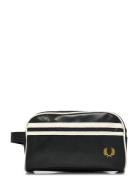 Coated Polyester Wash Bag Toalettveske Black Fred Perry