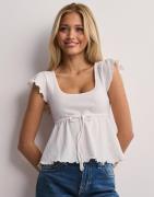 Nelly - Hvit - Cute Frill Tie Top