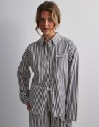 Only - Grå - Onlsaga Ls Stripe Shirt Wvn Cs