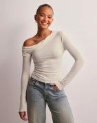 Nelly - Hvit - Luxurious Ultra Soft Shoulder Top