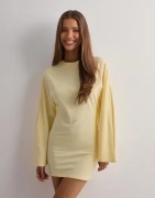 Nelly - Gul - Wide Long Sleeve Dress