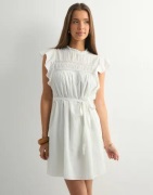 Vero Moda - Hvit - Vmtrine Sl Short Lace Dress Wvn Ga