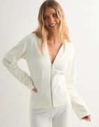 Nelly - Hvit - Waist Focus Zip Hoodie