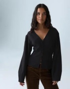 Nelly - Svart - Shaped Button Blouse