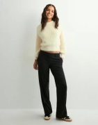 Only - Beige - Onllulu Ls Rib Short O-Neck Cc Knt