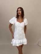Nelly - Hvit - Cute Embroidered Dress
