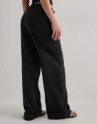 Nelly - Svart - Easy Breeze Pants